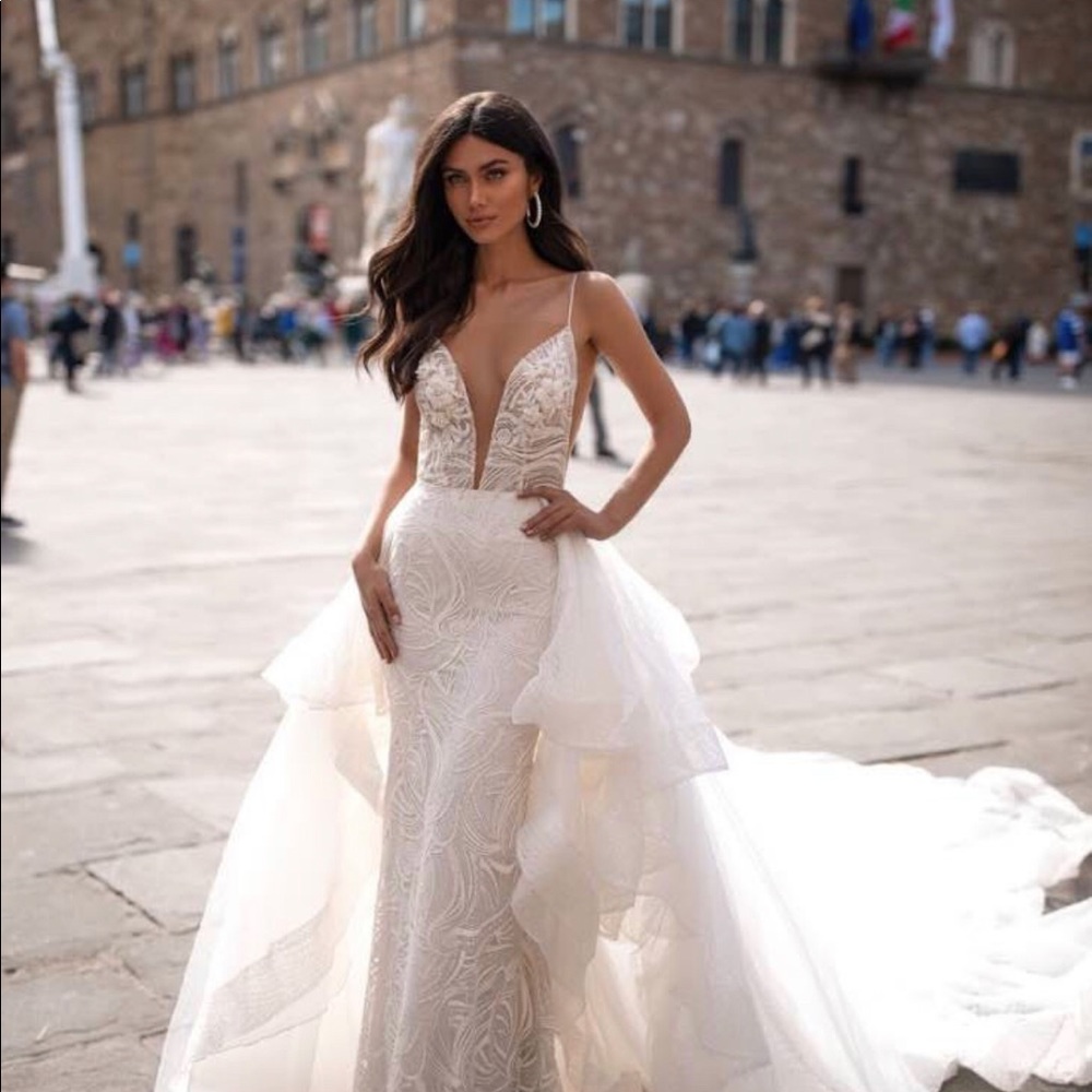 Milla Nova ‘Riña’ Wedding Dress - Picture 3 of 6